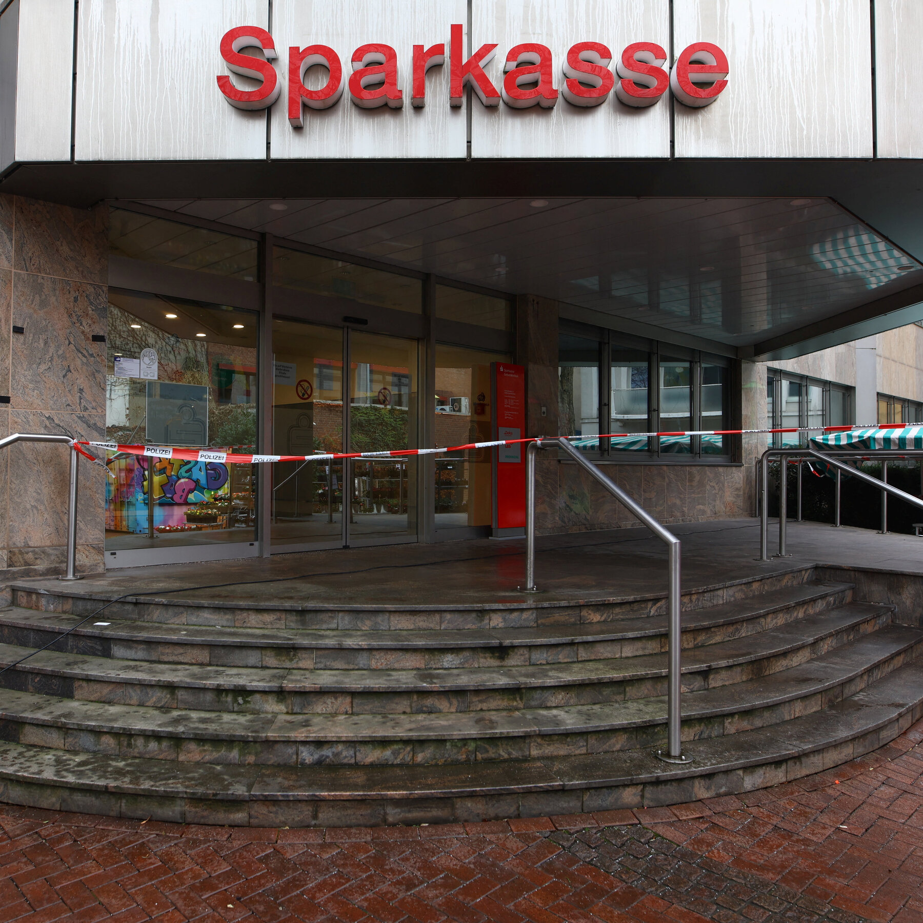 Thieves Make Off With Millions in German Bank Heist