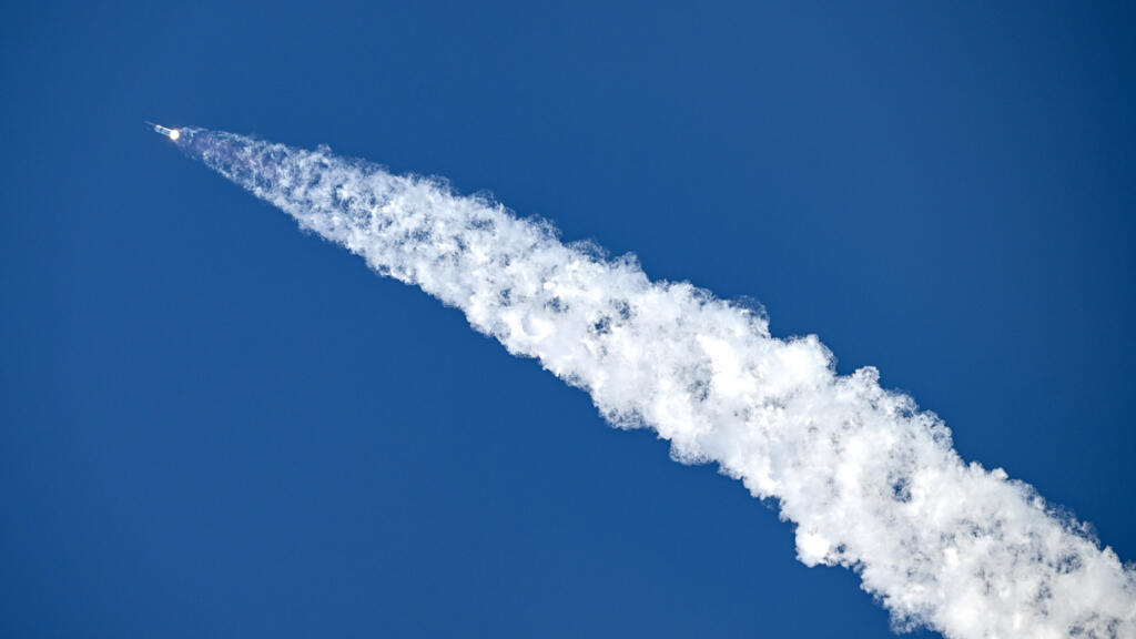 SpaceX IPO set for liftoff in record market debut