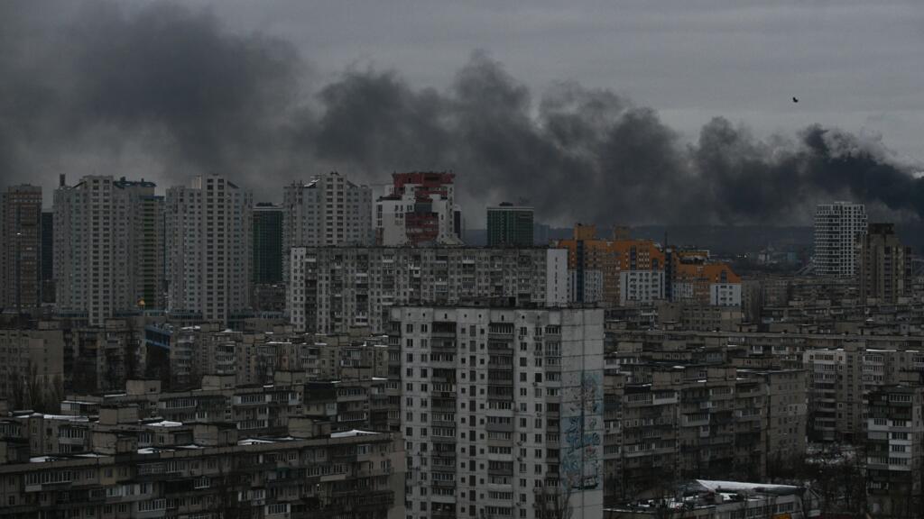 Russia hits Kyiv in large-scale strike after rejecting peacekeeping plan