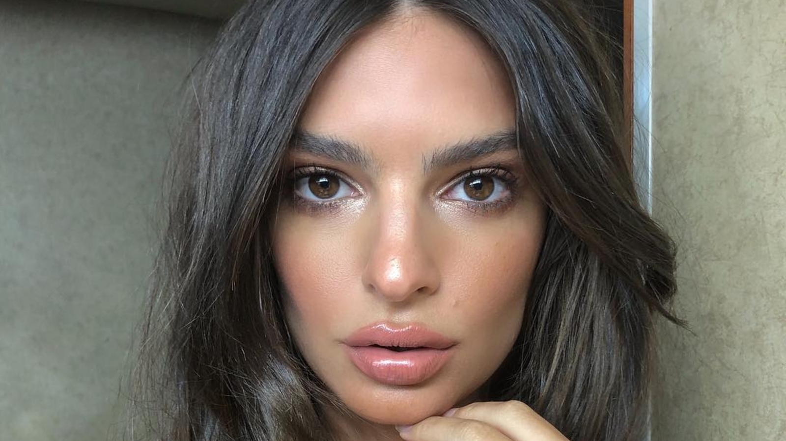 Emily Ratajkowski's important message to New Yorkers: ‘Today you need to...’