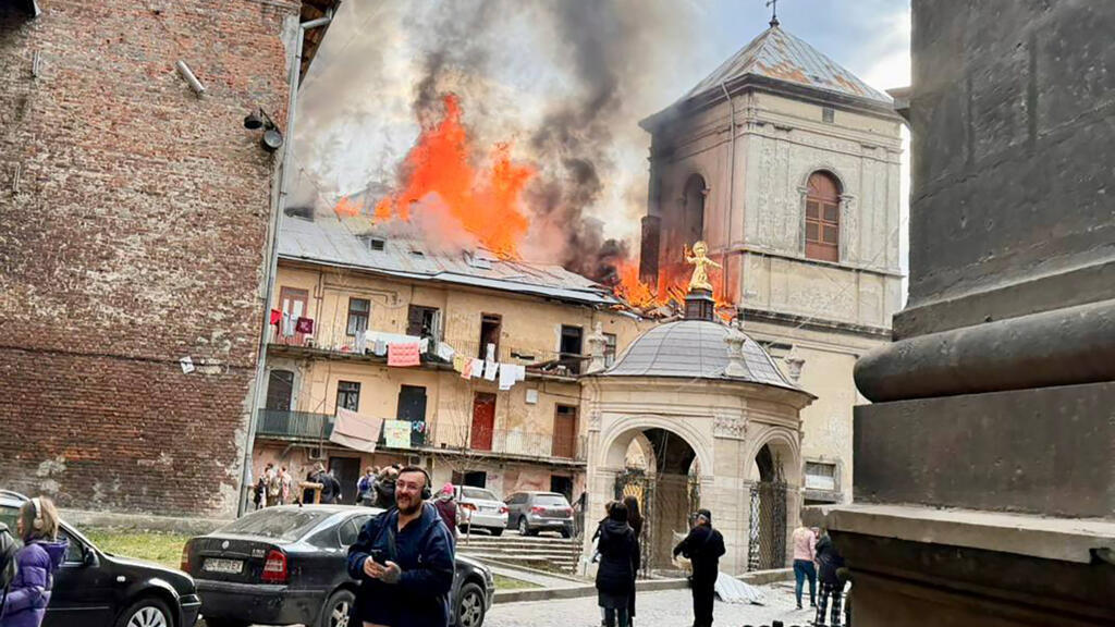 The week in pictures: Massive daytime attack on Ukraine, 'No Kings' and France's adieu to Jospin