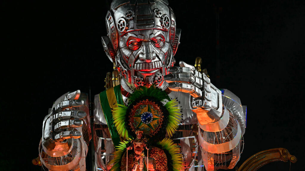 Rio Carnival parades kick off with divisive ode to Lula in election year