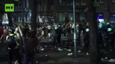 Violence erupts at anti-government protests in Serbia (VIDEOS)