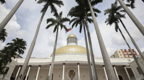 Venezuela extends Russian oil ventures