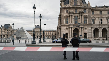 Police discover hideout for $100 million Louvre jewel heist – Le Parisien