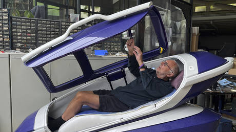 AI could replace doctors in life-and-death decisions – ‘suicide pod’ inventor