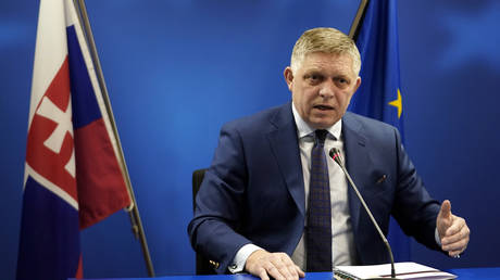 EU state’s PM compares bloc to ‘massage parlor’