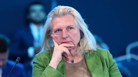 Austrian MPs want to strip ex-foreign minister of citizenship over Russia ties