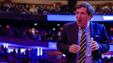 Former Israeli PM calls Tucker Carlson ‘a phony’