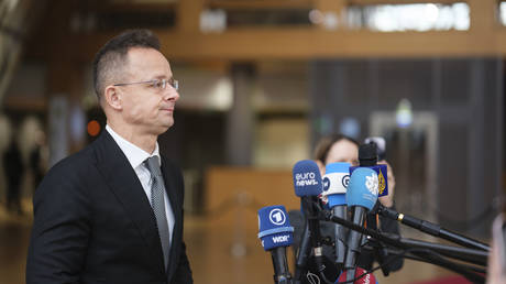 Hungary vetoes €90 billion loan for Ukraine