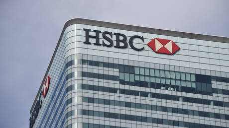 Major British bank to replace human workers with AI – Bloomberg