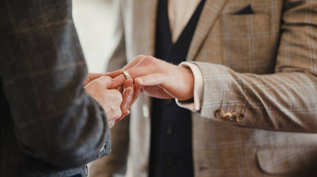 Top Polish court orders recognition of EU same-sex marriage documents