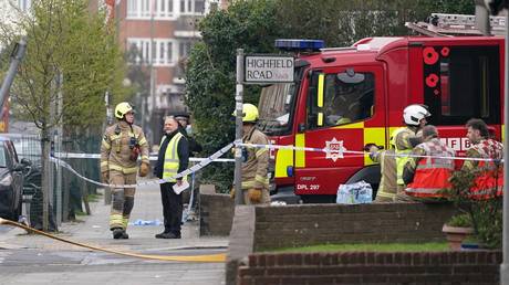 Jewish ambulances torched in London (VIDEOS)