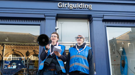 Trans members given deadline to exit British girl scouts   