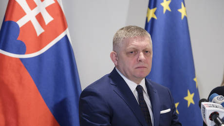 Slovakia threatens to block EU’s Russia sanctions over oil rift with Kiev