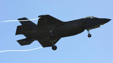 Iran claims downing of US F-35 (PHOTOS)