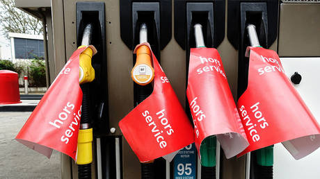 French face shortages at the pump