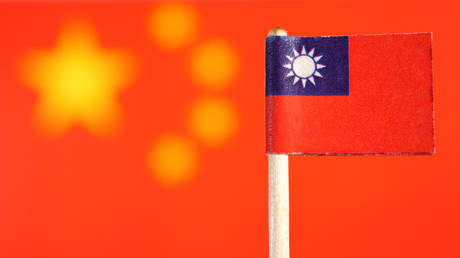 China offers economic boons to Taiwan