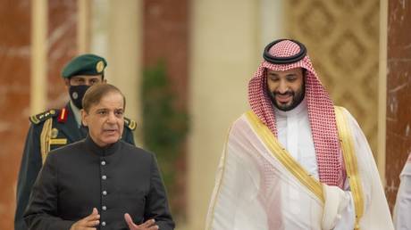 Saudi Arabia pledges $3 billion in aid to Pakistan