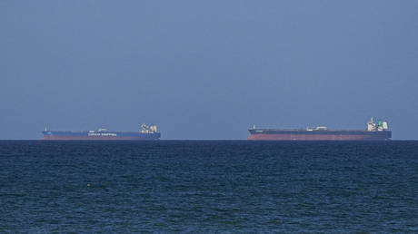 Trump thanks Iran for opening Strait of Hormuz as oil prices in freefall (PHOTOS/VIDEOS)