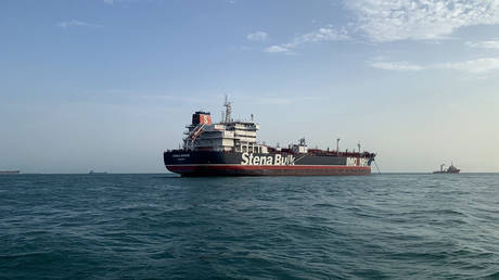 Iran restricts Strait of Hormuz passage again, accuses US of ‘piracy’ (PHOTOS/VIDEOS)