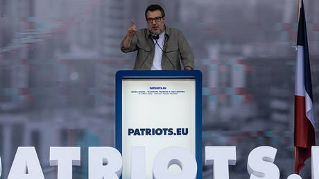 Italian deputy PM calls for return to Russian energy imports