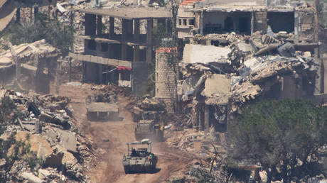 Footage purports to show Israeli troops looting in Lebanon (VIDEO)