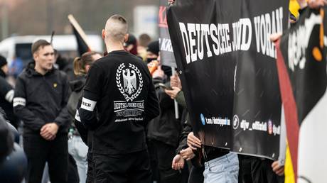 German authorities clamp down on alleged far-right extremists