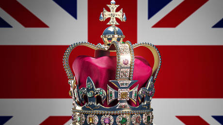 Island nation breaks with British Crown