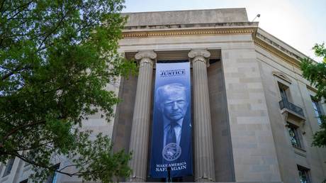 Democrats propose 100% tax on Trump’s payouts to lawfare victims