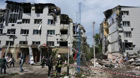 Zakharova thrashes Western media for ignoring Starobelsk massacre
