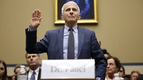 Outgoing DNI Gabbard accuses Fauci of perjury