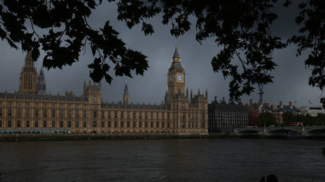 Is the UK heading into a government crisis?