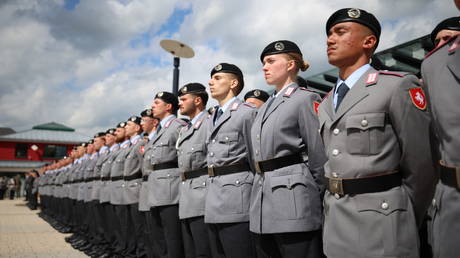 Only 530 young Germans volunteer to join military