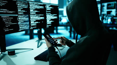AI and deepfakes driving $68 bn US scam epidemic – survey