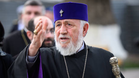 OSCE head promises to help oust Armenian chief bishop