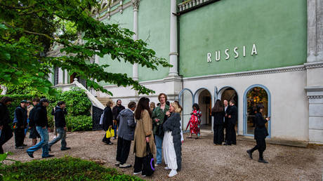 EU Commission recommends defunding Venice Biennale over Russia’s return