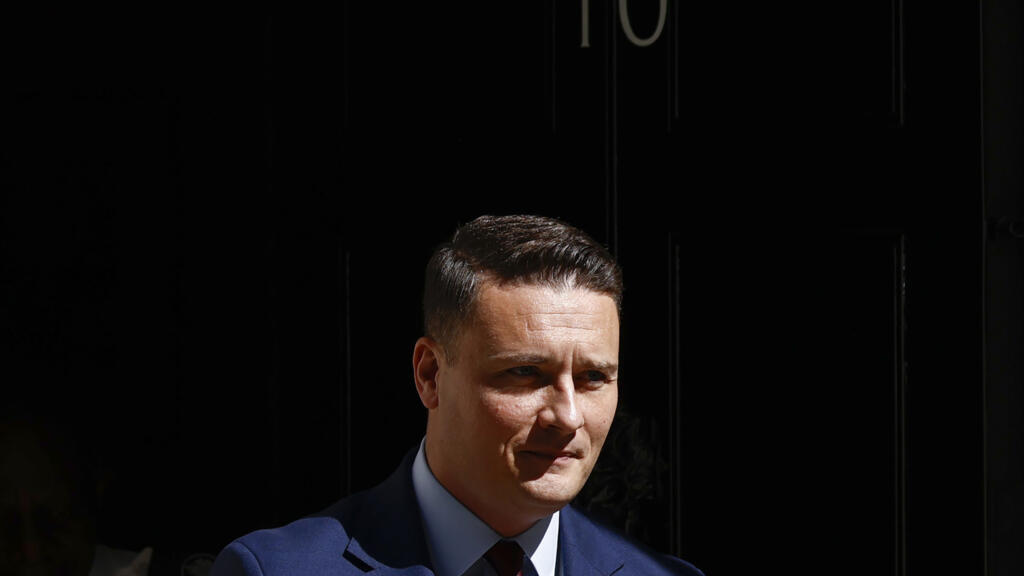 Possible contenders in UK Labour Party leadership race