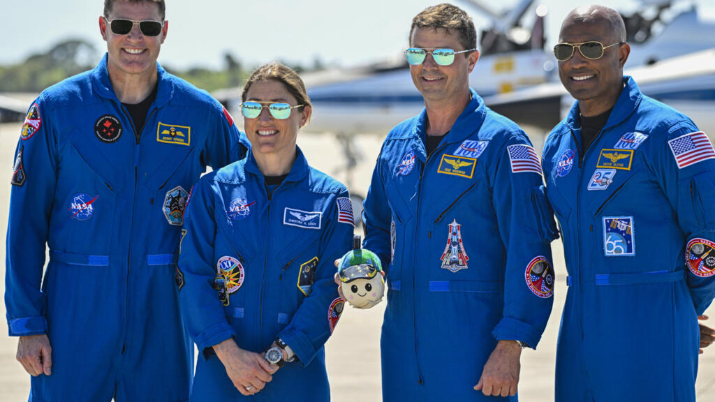 Artemis II astronauts hurtle home from Moon toward Pacific splashdown