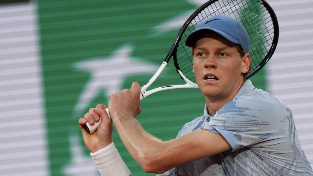 Sinner storms into French Open second round with straight-sets win over Tabur