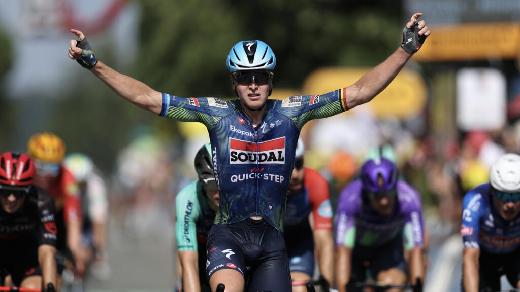 Merlier wins eighth stage of the Tour de France in bunch sprint