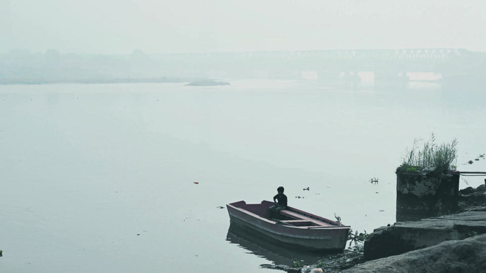 Delhi air nears ‘severe’ level; CAQM delays Stage 3 steps