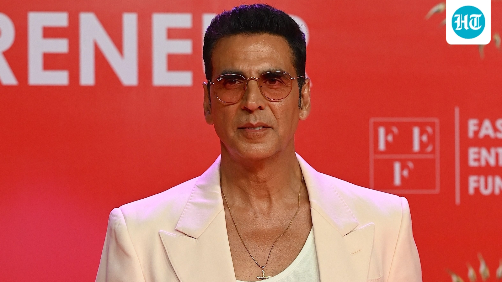 Akshay Kumar reveals he failed thrice in school; his childhood friend 'exposes' his habit of chasing girls on cycles