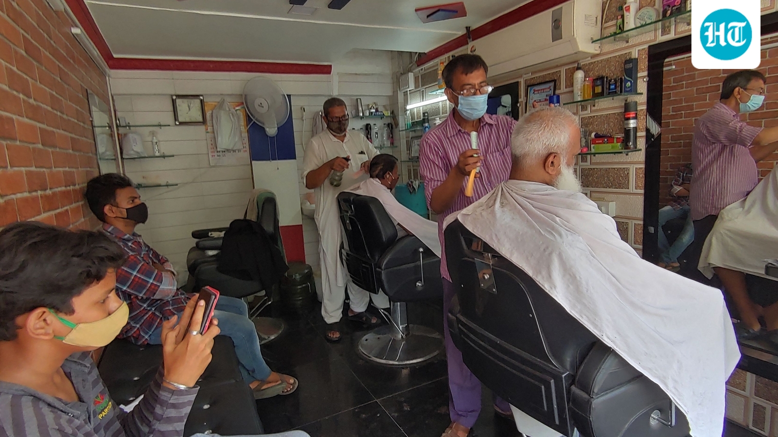 Haircut to cost  ₹180, shaving  ₹120 as barbers' body revises grooming charges in Maharashtra