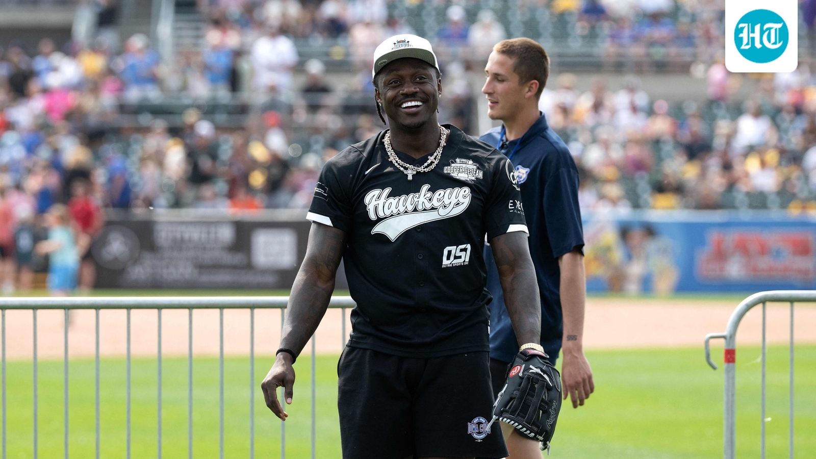 A.J. Brown lets loose on the Eagles' messy start to the NFL season; 'Family's good, but...'