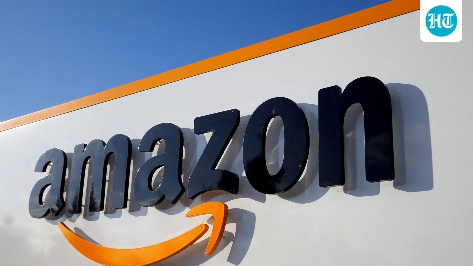 Amazon worker dies at Oregon warehouse, employees continue work around body: Report