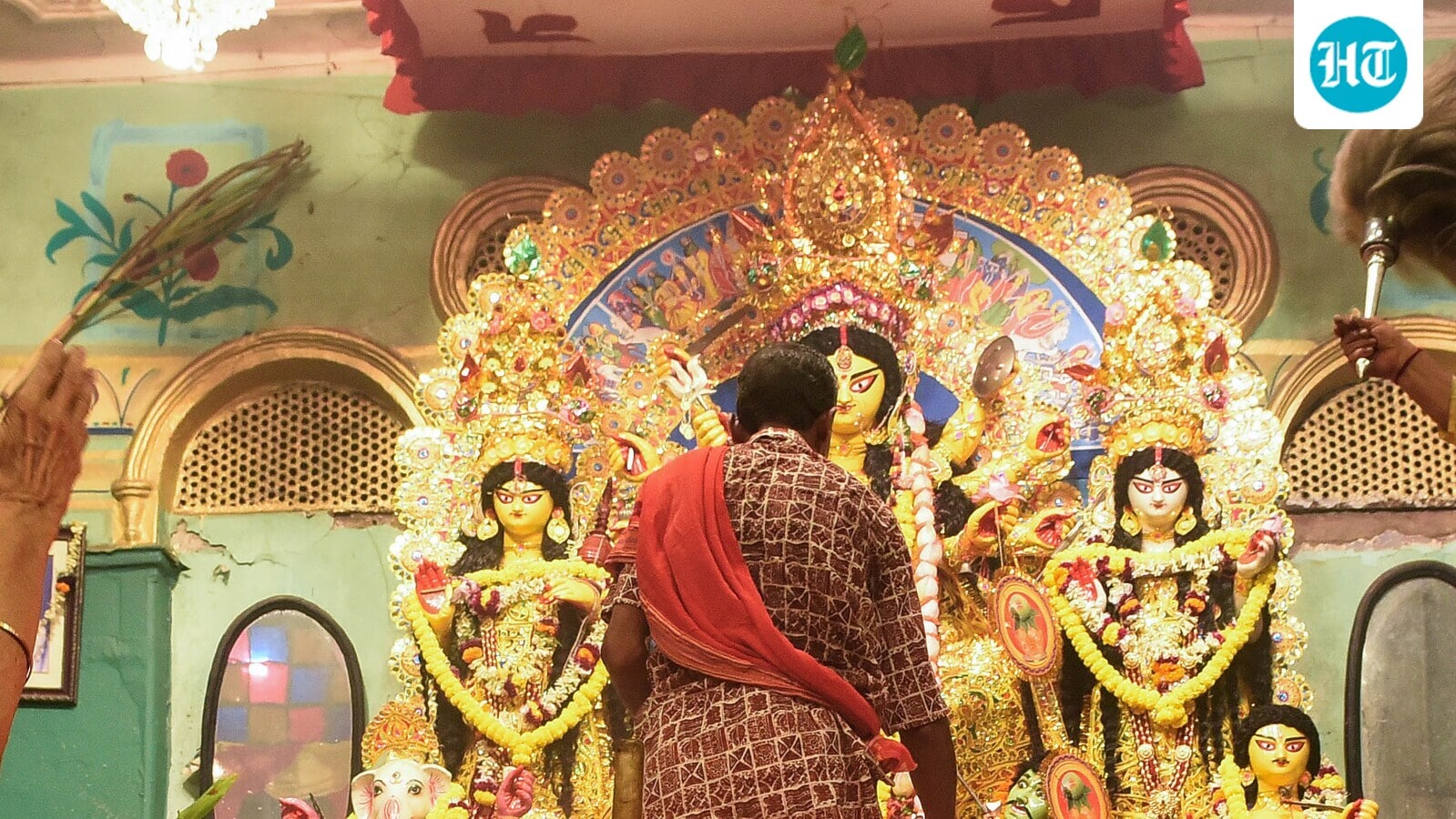 SHO baton-charges at Durga pandal in UP, loses post after residents protest
