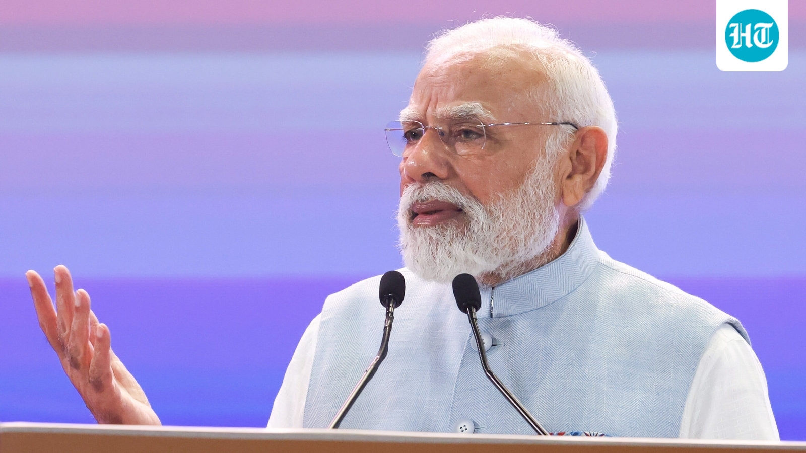 PM Modi offers tribute to 15th century philosopher Kanakadasa, participates in Gita chanting