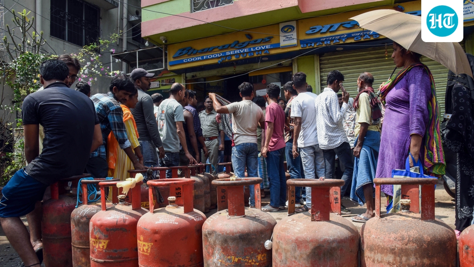 Opt for PNG to reduce pressure on LPG, Centre tells public amid panic-booking
