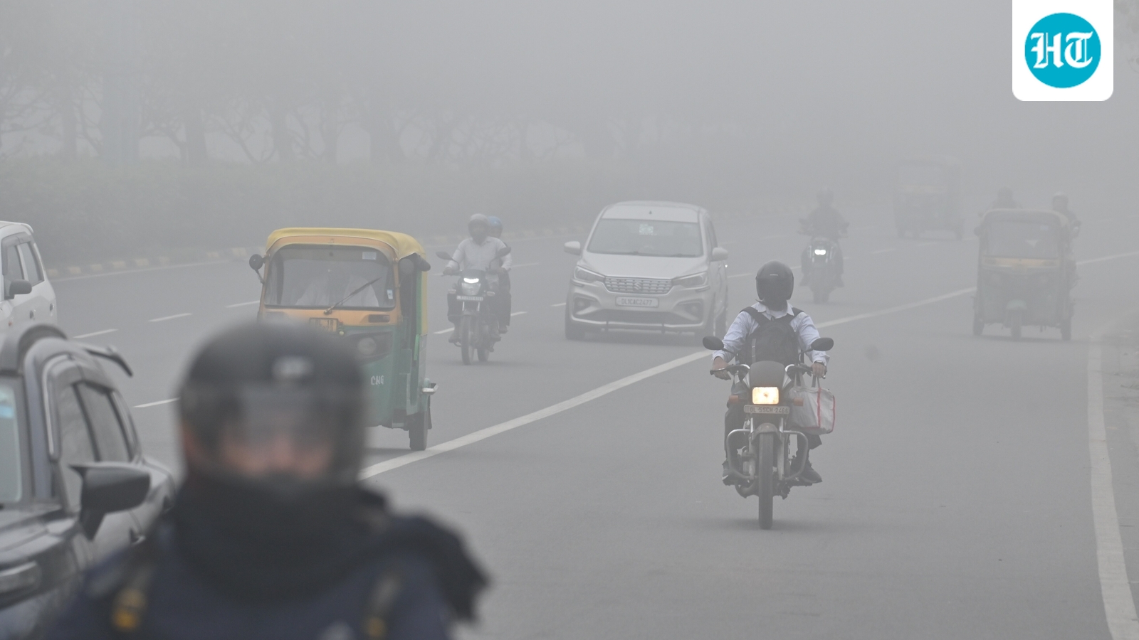 Delhi engulfed in ‘not very common’ dense fog in March; records lowest temperature since February 26